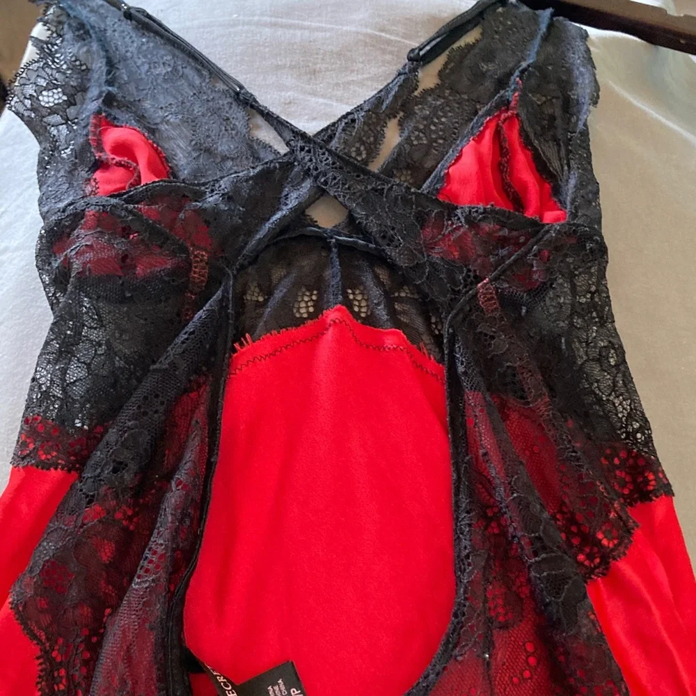 Victoria's Secret Scarlet and Ebony Lace Chemise - Picture 6 of 6